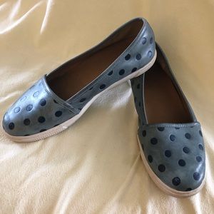 Fossil leather blue polka dot flats